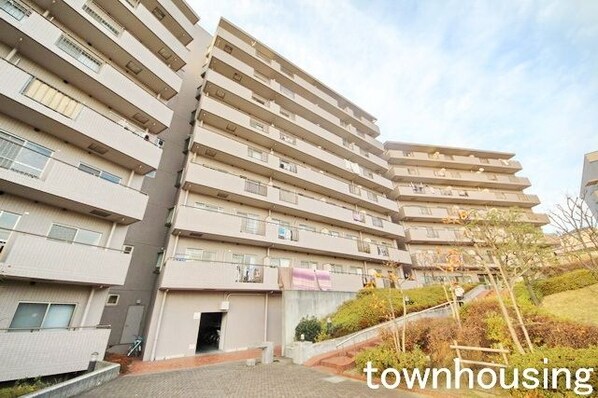 オクトス市ヶ尾1番館の物件外観写真